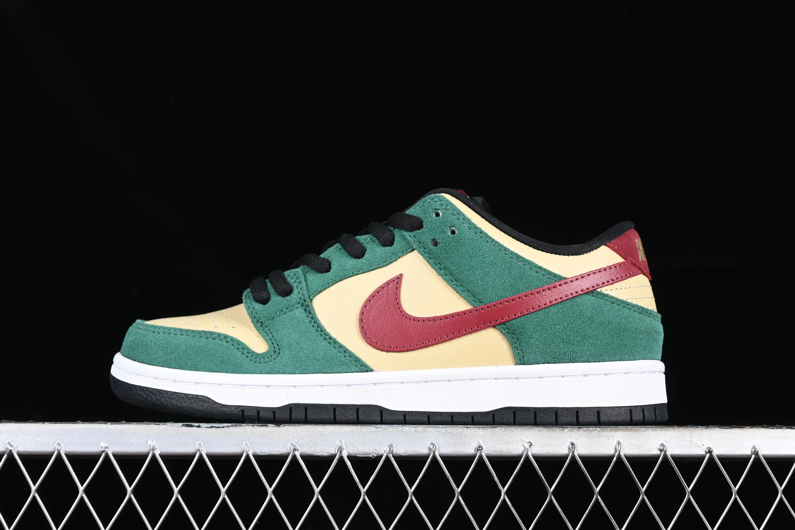 All categories Nk SB Dunk series Nk SB Dunk Low low-top sneakers Nk SB Dunk Low Pro SB smashed backboard fashion casual sneakers 304292-700
